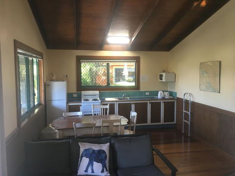 Moore Park Beach Huts - Broome Tourism 2