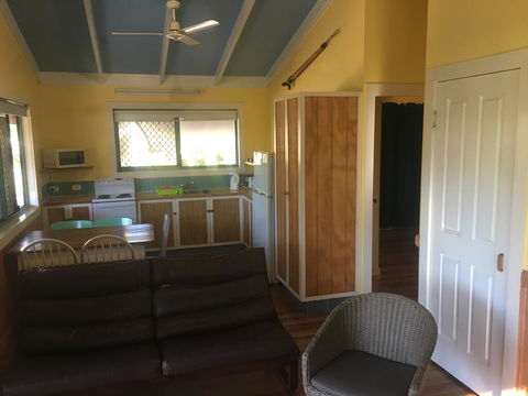 Moore Park Beach Huts - Broome Tourism 3