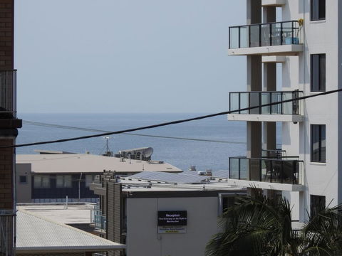 Moreton Towers Unit 1, 25 Moreton Pde Kings Beach - Broome Tourism 2