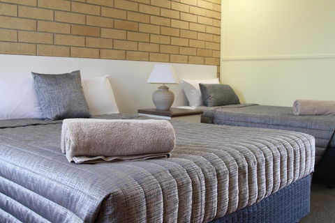 Mundubbera Motel - Broome Tourism 0