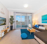 Near Airport  Train Station Stylish Two-Story Apartment - Broome Tourism