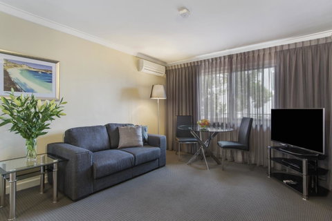 The Peninsula Riverside Serviced Apartments - Broome Tourism 28