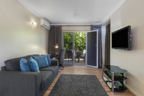 The Peninsula Riverside Serviced Apartments - Broome Tourism 17