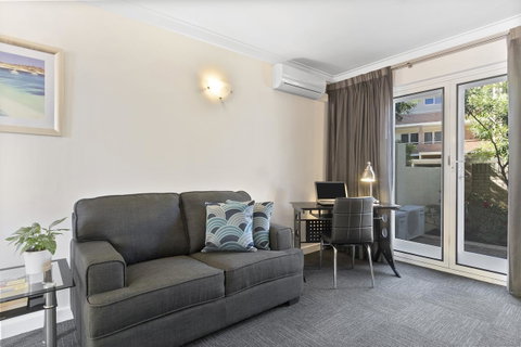 The Peninsula Riverside Serviced Apartments - Broome Tourism 1
