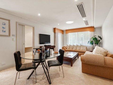 The Peninsula Riverside Serviced Apartments - Broome Tourism 9