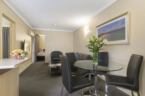 The Peninsula Riverside Serviced Apartments - Broome Tourism 20