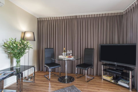 The Peninsula Riverside Serviced Apartments - Broome Tourism 21