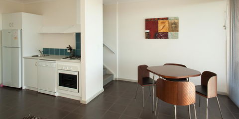 Cosy Corner Sea View Apartments - Broome Tourism 13