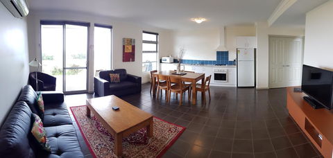 Cosy Corner Sea View Apartments - Broome Tourism 4