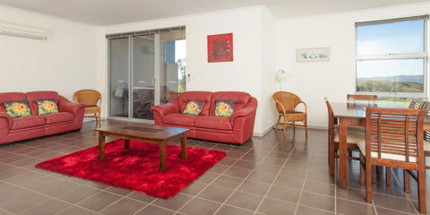 Cosy Corner Sea View Apartments - Broome Tourism 11