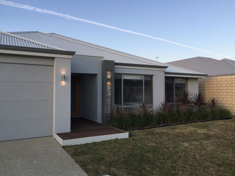 Rainbow Dream House - Broome Tourism 25