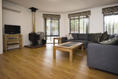 Margaret River Hideaway & Farmstay - Broome Tourism 8