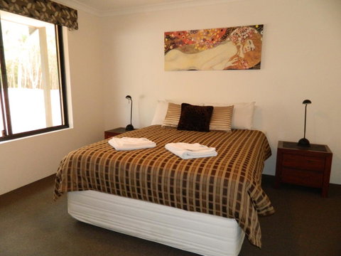 Margaret River Hideaway & Farmstay - Broome Tourism 38