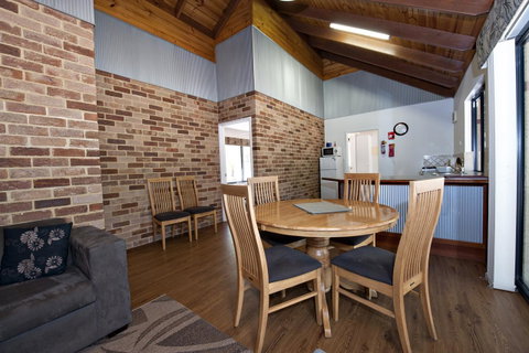Margaret River Hideaway & Farmstay - Broome Tourism 13