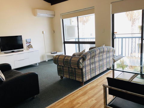 Seashore Memories - Sleeps 3 - Broome Tourism 3