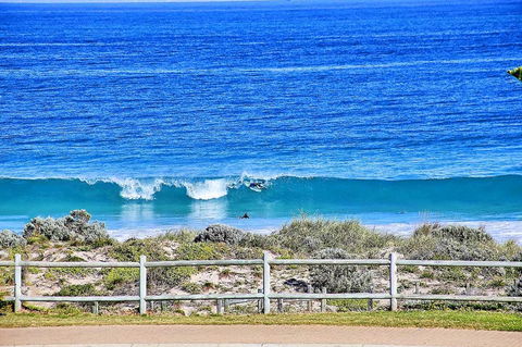 Beachfront @ Scarbs - Broome Tourism 13
