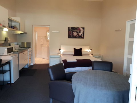 Stirling Apartments - Studio 1 - Broome Tourism 4
