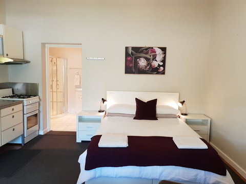 Stirling Apartments - Studio 1 - Broome Tourism 8