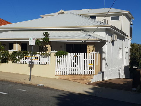Stirling Apartments - Studio 1 - Broome Tourism 2