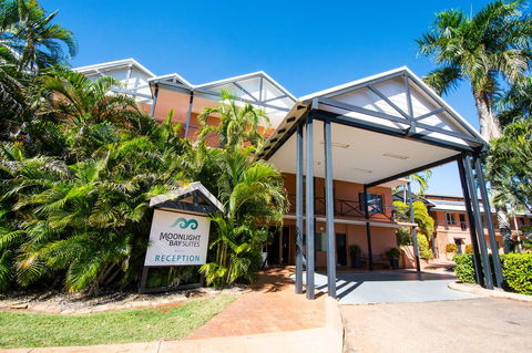 Moonlight Bay Suites - Broome Tourism 1