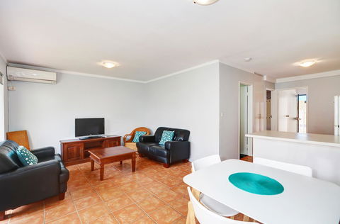 West Beach Lagoon 204 â€“ Ground Floor - Broome Tourism 11