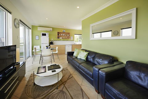 Albany Harbourside Apartments And Houses - Broome Tourism 44