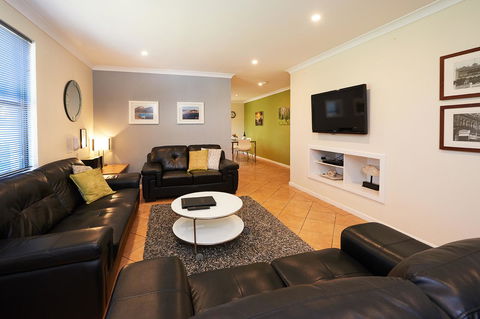 Albany Harbourside Apartments And Houses - Broome Tourism 10