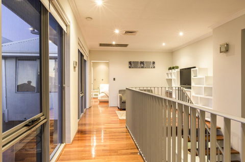 Ambar Villa Between City And Freo - Broome Tourism 20