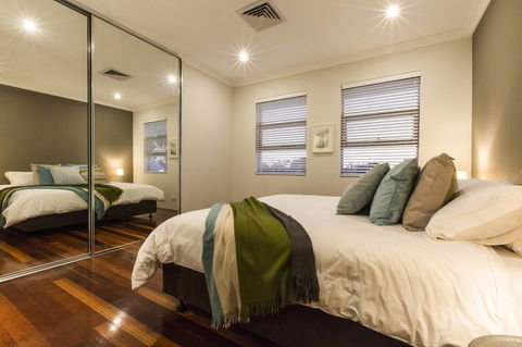 Ambar Villa Between City And Freo - Broome Tourism 8