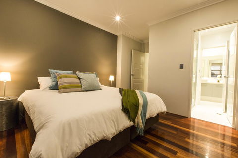 Ambar Villa Between City And Freo - Broome Tourism 7