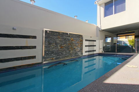Ambar Villa Between City And Freo - Broome Tourism 3