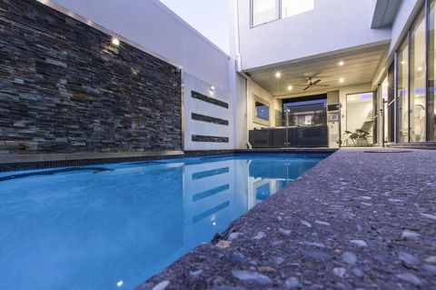 Ambar Villa Between City And Freo - Broome Tourism 4