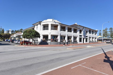 Cottesloe Apartment Close To Beach - Broome Tourism 23