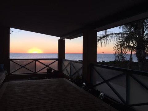 Surf Views - Broome Tourism 0
