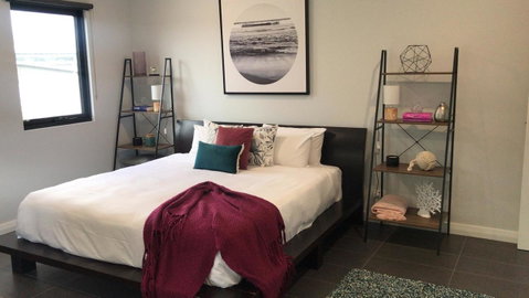 Starboard Drift - Captain & Crew - In Town Entire House For 8 - Broome Tourism 26