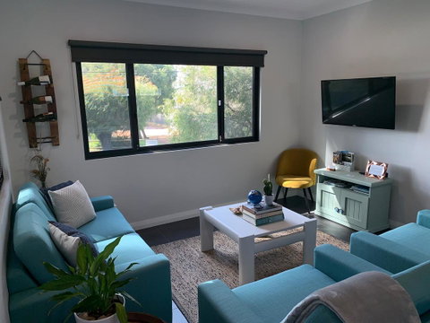 Starboard Drift - Captain & Crew - In Town Entire House For 8 - Broome Tourism 19