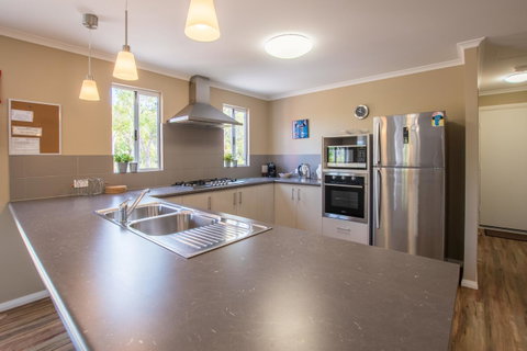 Cape Howe Cottages - Broome Tourism 6