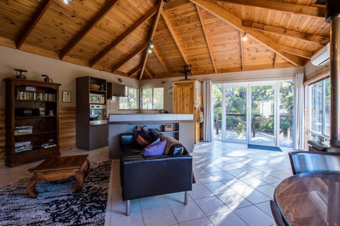 Cape Howe Cottages - Broome Tourism 13