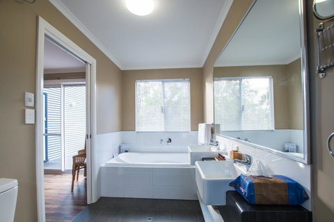 Cape Howe Cottages - Broome Tourism 36