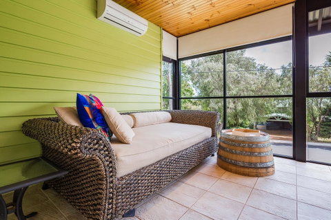 Downton Villa - Broome Tourism 14