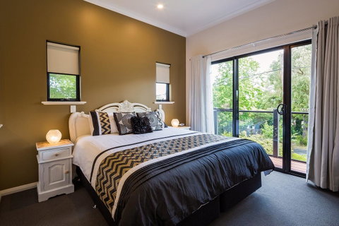 Downton Villa - Broome Tourism 30