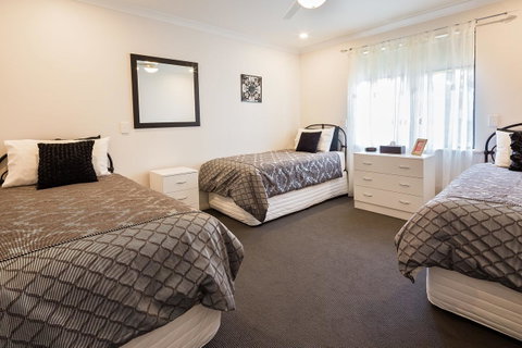 Downton Villa - Broome Tourism 21