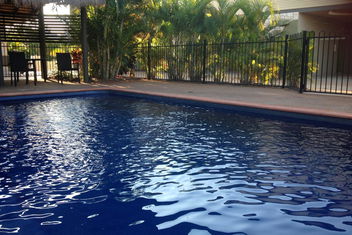 Breezes Apartments with Broome Tourism
