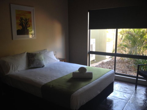 Breezes Apartments - Broome Tourism 3