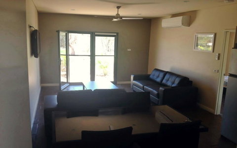 Breezes Apartments - Broome Tourism 8