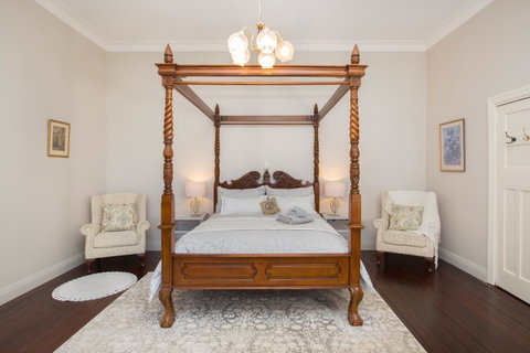 Historic Oakhill House Entire Estate - Broome Tourism 1
