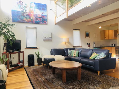 Zephyr Studio - Broome Tourism 0