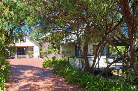 Zephyr Studio - Broome Tourism 24