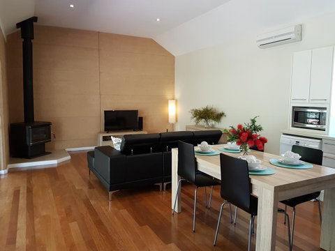 Jarrah Grove Forest Retreat - Broome Tourism 7