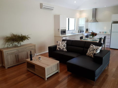 Jarrah Grove Forest Retreat - Broome Tourism 8